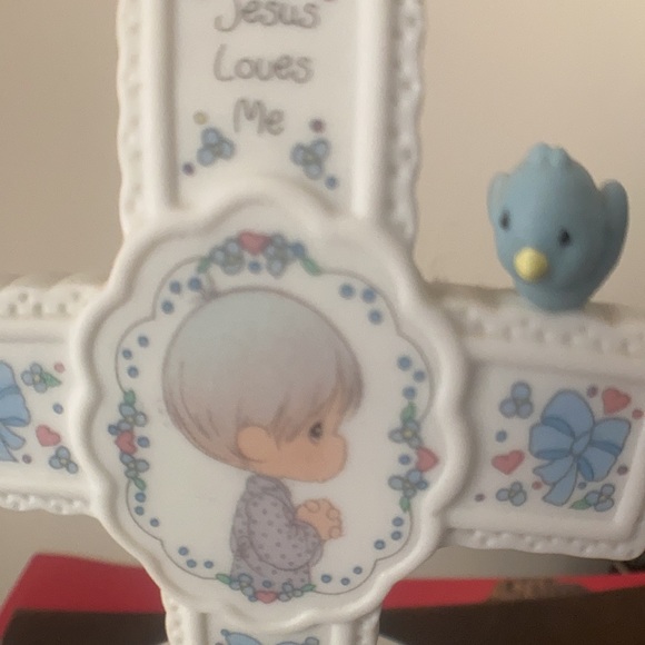Vintage 1992 Precious Moments musical cross by Enesco. - Picture 3 of 7